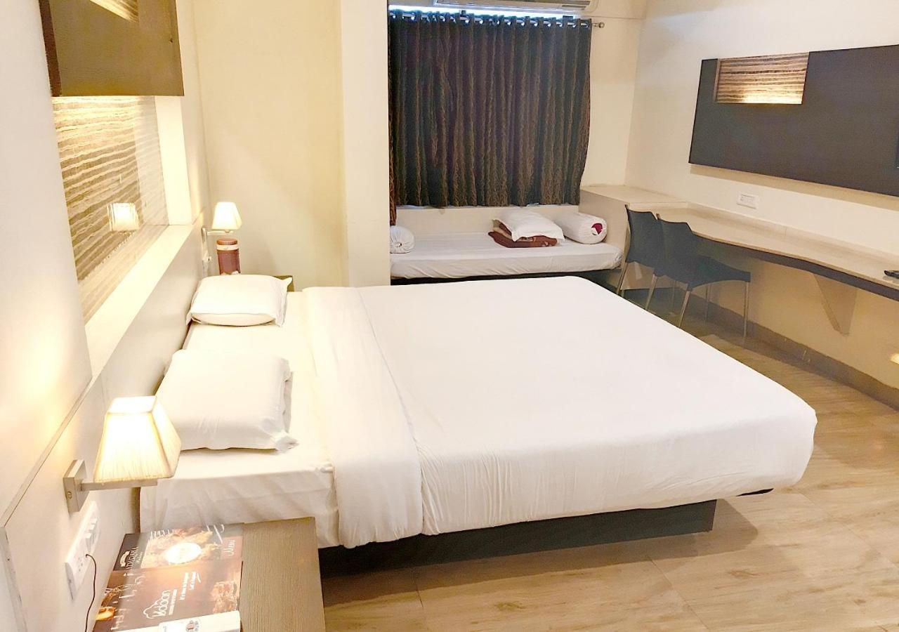 Hotel Adarsha Palace Belgaum Eksteriør billede